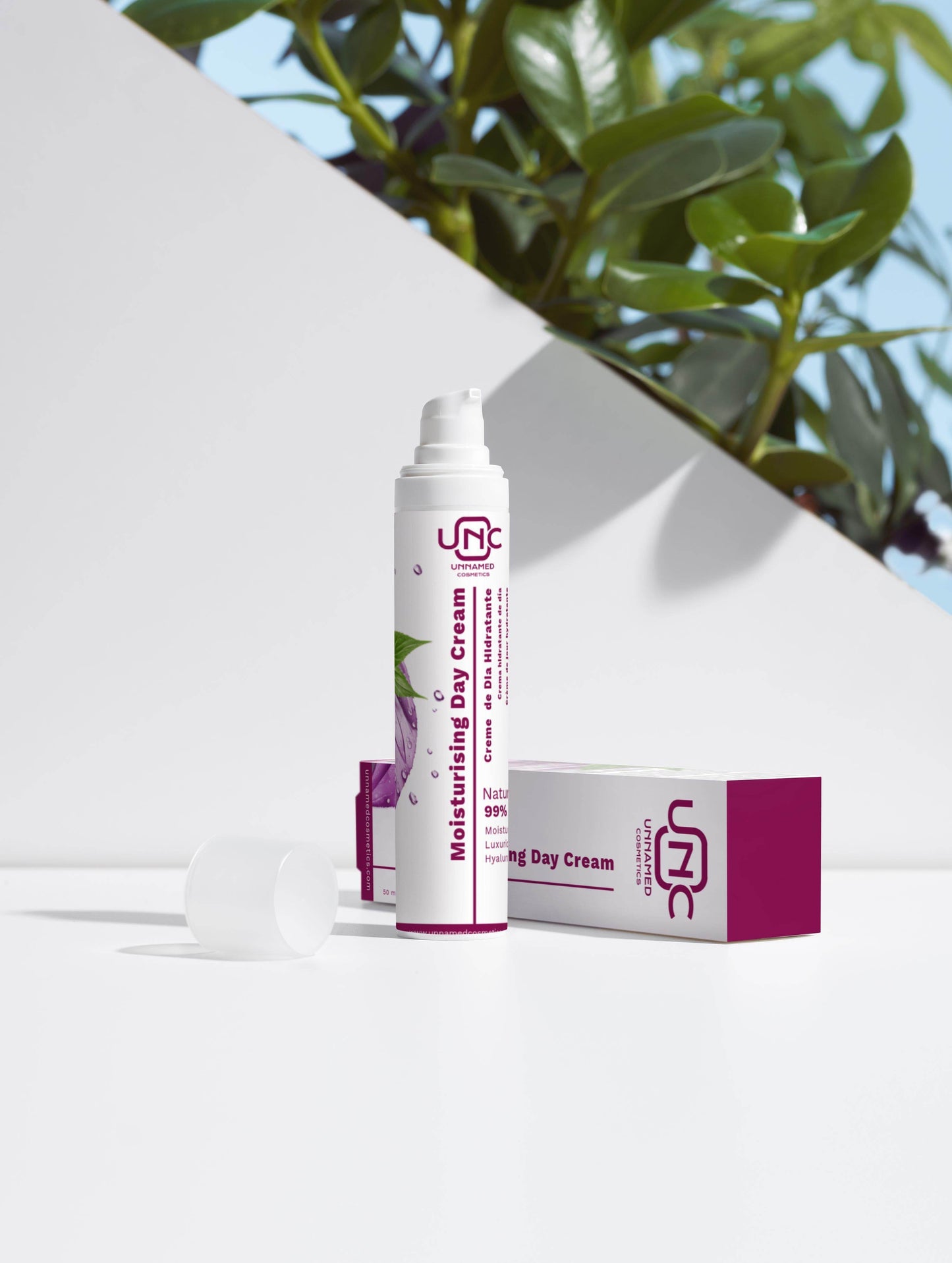 Moisturising Day Cream - All skin types (Skin type),Aloe Juice (Active ingredients),Betaine (Active ingredients),Dehydrated skin (Concern),face-care,Hyaluronic acid,Hyaluronic Acid (Active ingredients),Luxurious texture,Moisture boost,Moisturiser (Type),Normal (Skin type),White (Packaging color) - Unnamed Cosmetics