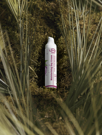 Moisturising Day Cream - All skin types (Skin type),Aloe Juice (Active ingredients),Betaine (Active ingredients),Dehydrated skin (Concern),face-care,Hyaluronic acid,Hyaluronic Acid (Active ingredients),Luxurious texture,Moisture boost,Moisturiser (Type),Normal (Skin type),White (Packaging color) - Unnamed Cosmetics