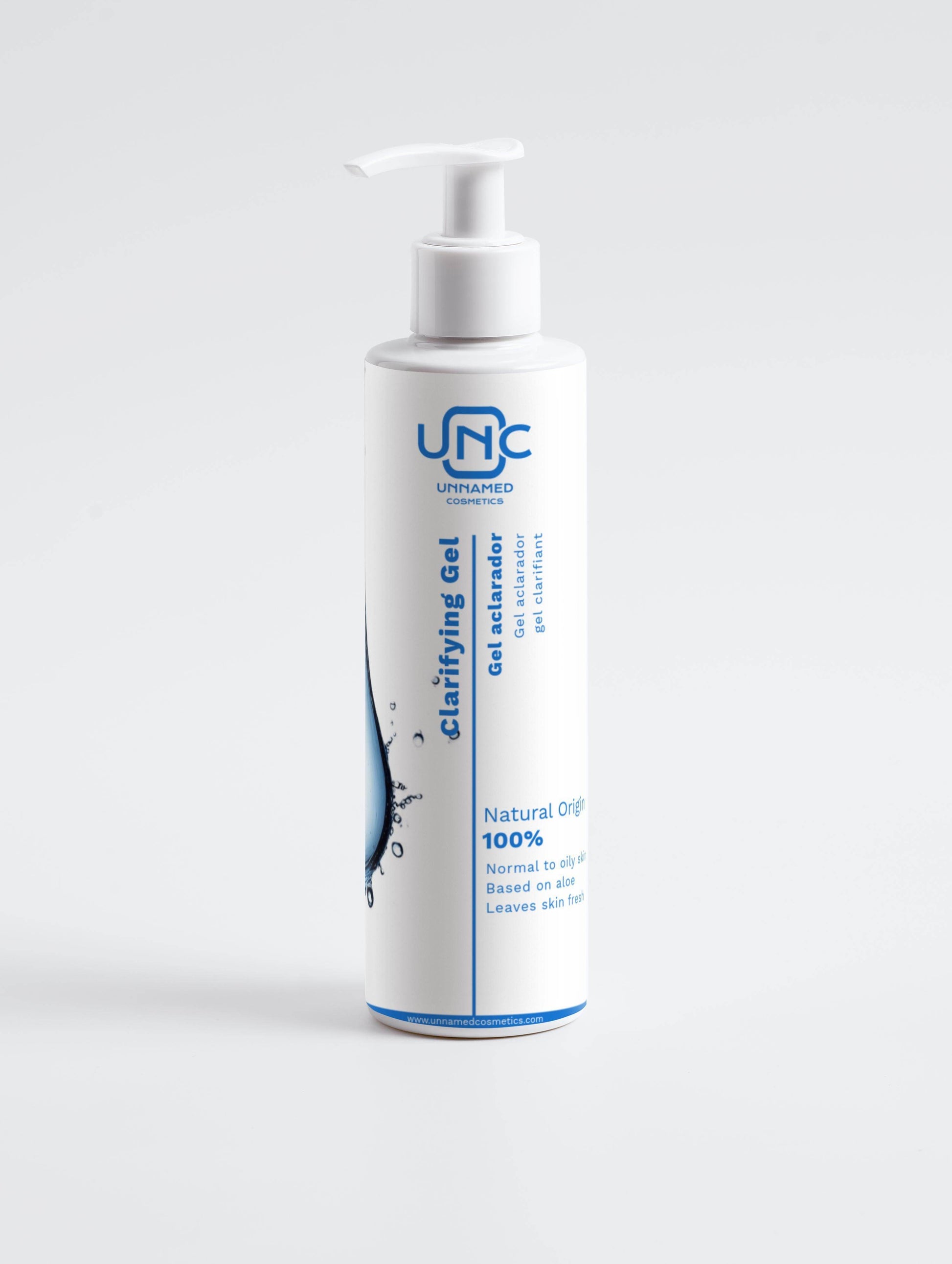 Gel de Limpeza para todo o tipo de peles em frasco pump com design moderno e fórmula natural.