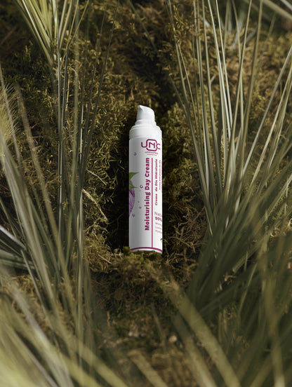 Moisturising Day Cream - All skin types (Skin type),Aloe Juice (Active ingredients),Betaine (Active ingredients),Dehydrated skin (Concern),face-care,Hyaluronic acid,Hyaluronic Acid (Active ingredients),Luxurious texture,Moisture boost,Moisturiser (Type),Normal (Skin type),White (Packaging color) - Unnamed Cosmetics